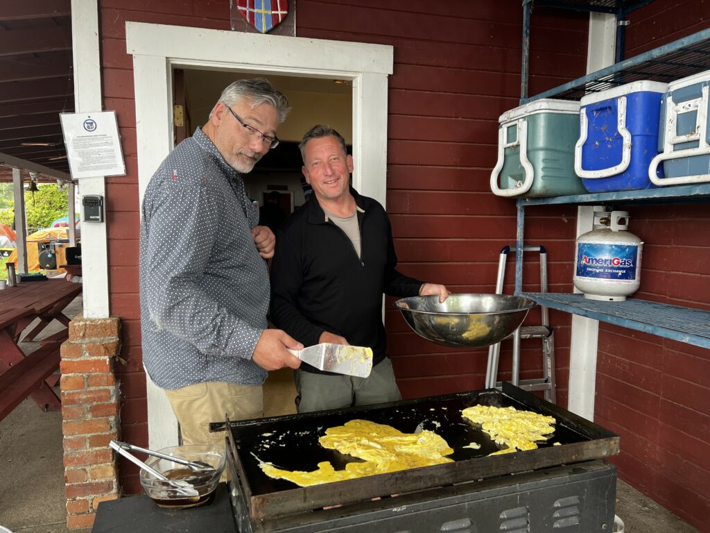 Soren and Carsten making breakfast